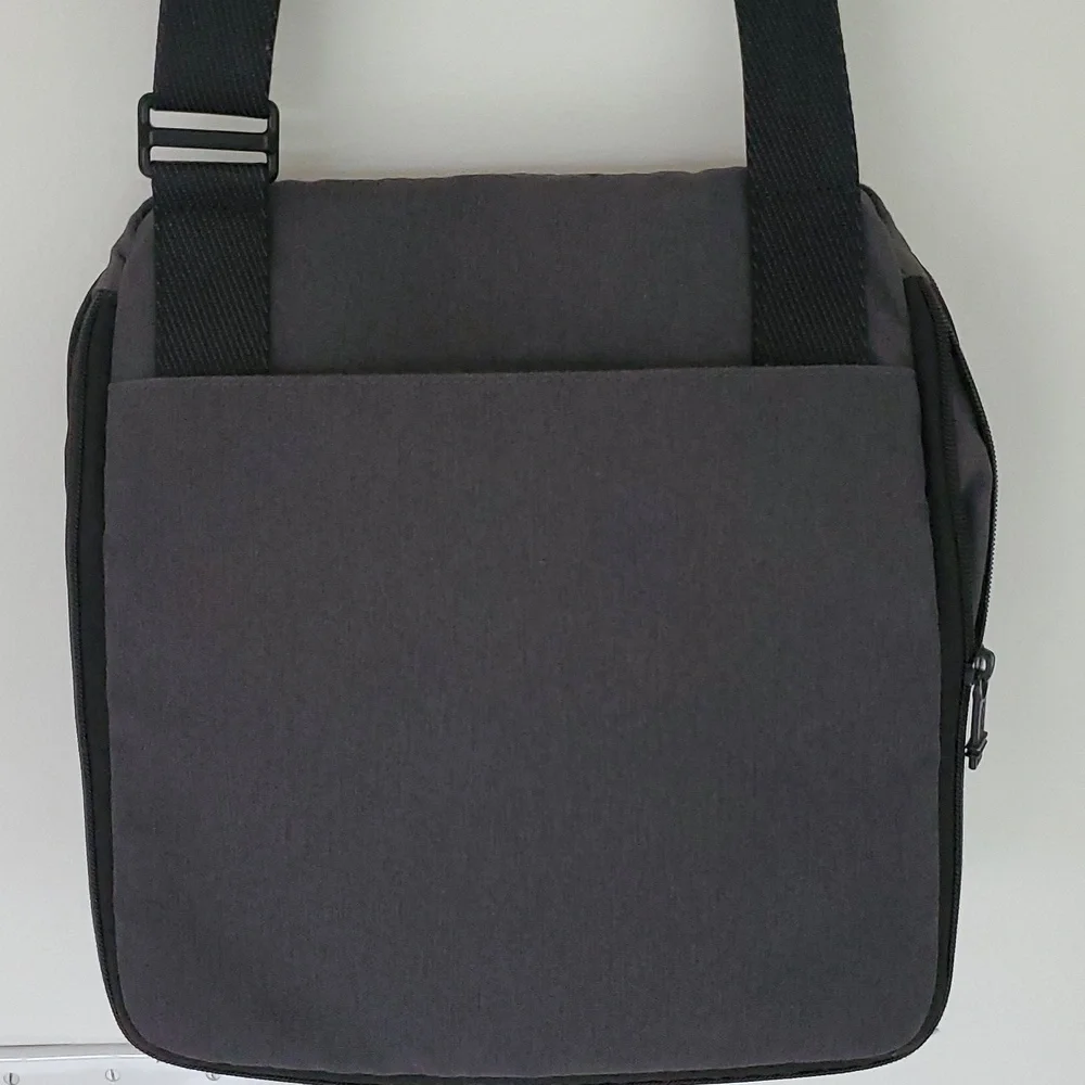 TUMI ALPHA BRAVO ARNOLD ZIP FLAP MESSENGER BAG
